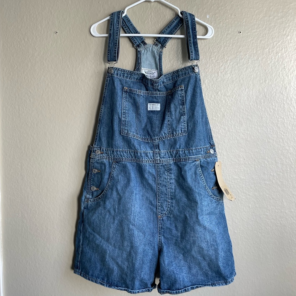 Levi Overall Shorts size XL